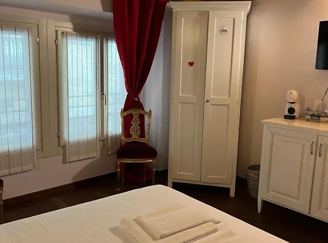 Maison d'hôtes Dimora 4 Spade 4*