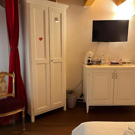 斯帕德4号旅馆 4*