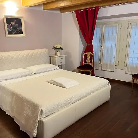 Dimora 4 Spade Guest house *