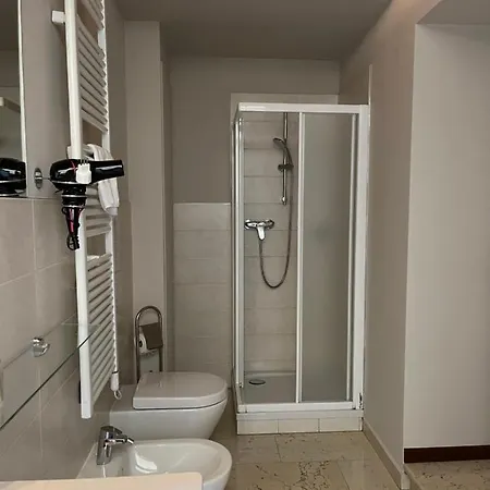 Pensión Dimora 4 Spade 4*