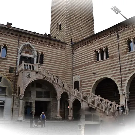 Dimora 4 Spade 게스트하우스 4*