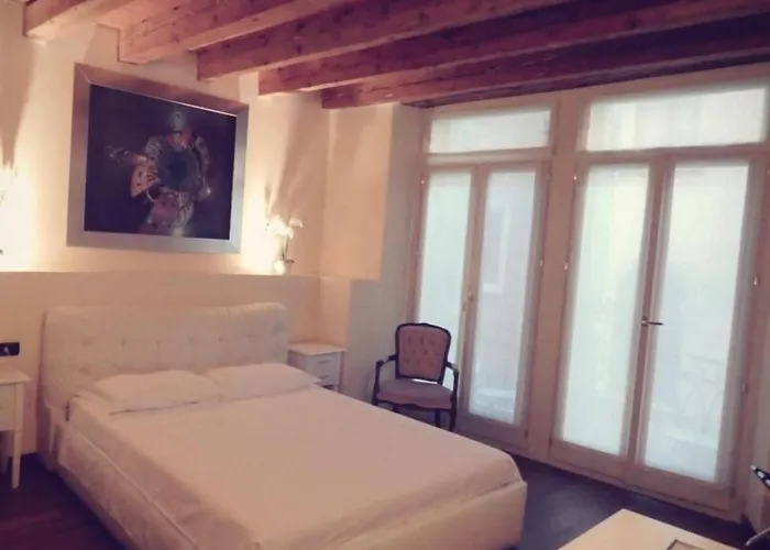 Dimora 4 Spade Гостевой дом Верона