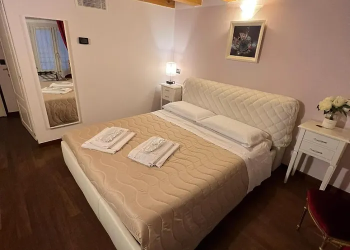 Casa de hóspedes Dimora 4 Spade 4*